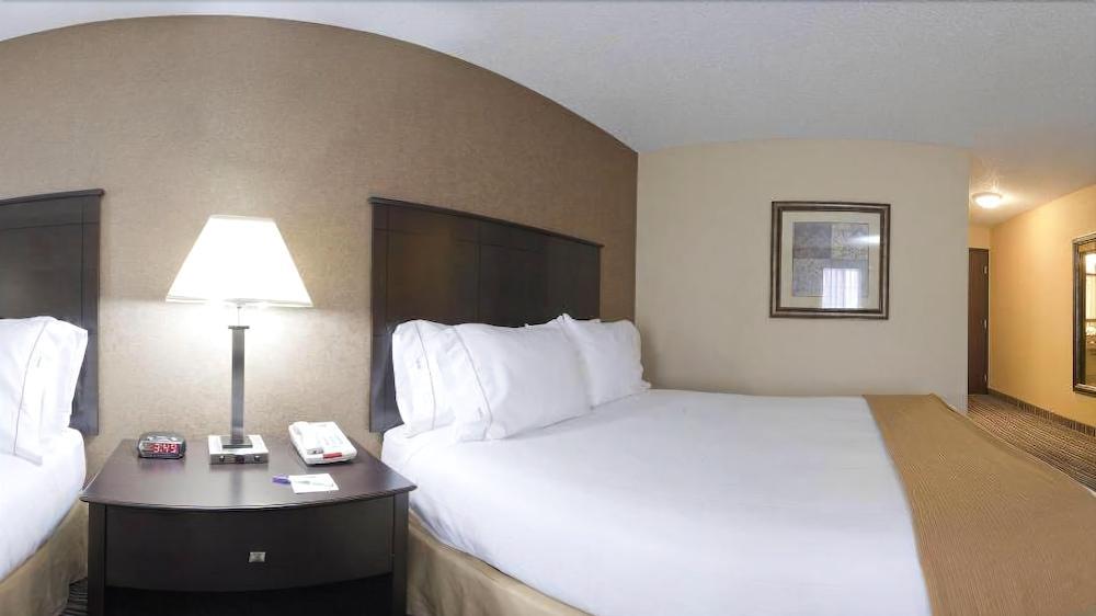 Express & - Convention Center Area By Ihg Hotel 2*