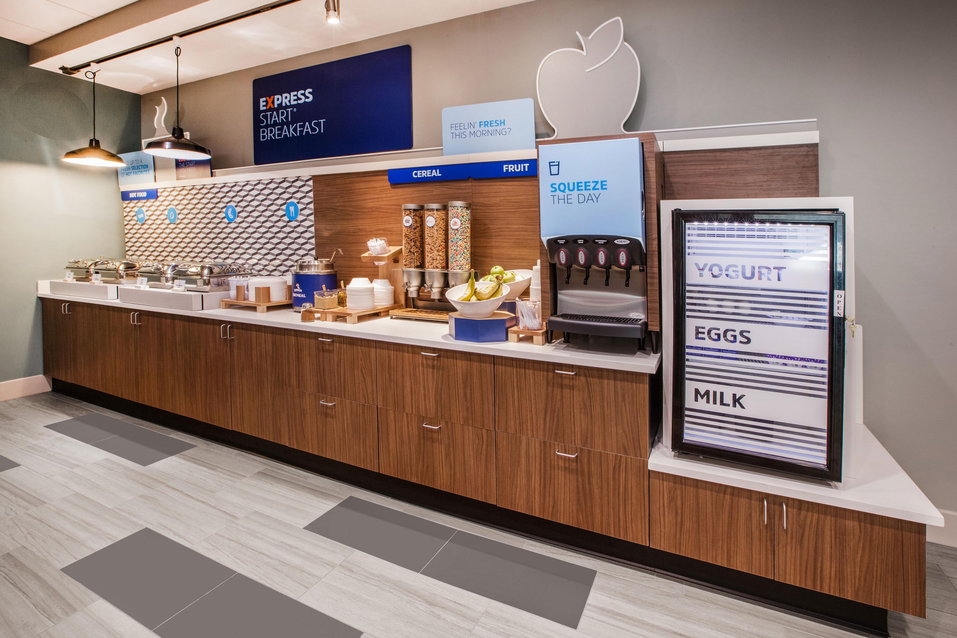 Express & - Convention Center Area By Ihg Council Bluffs