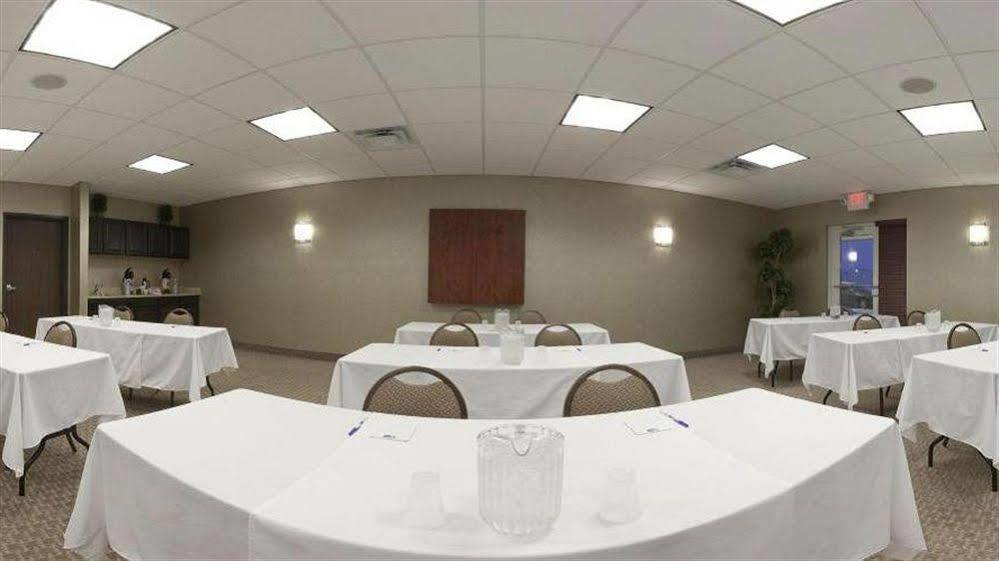 Express & - Convention Center Area By Ihg Hotel 2*
