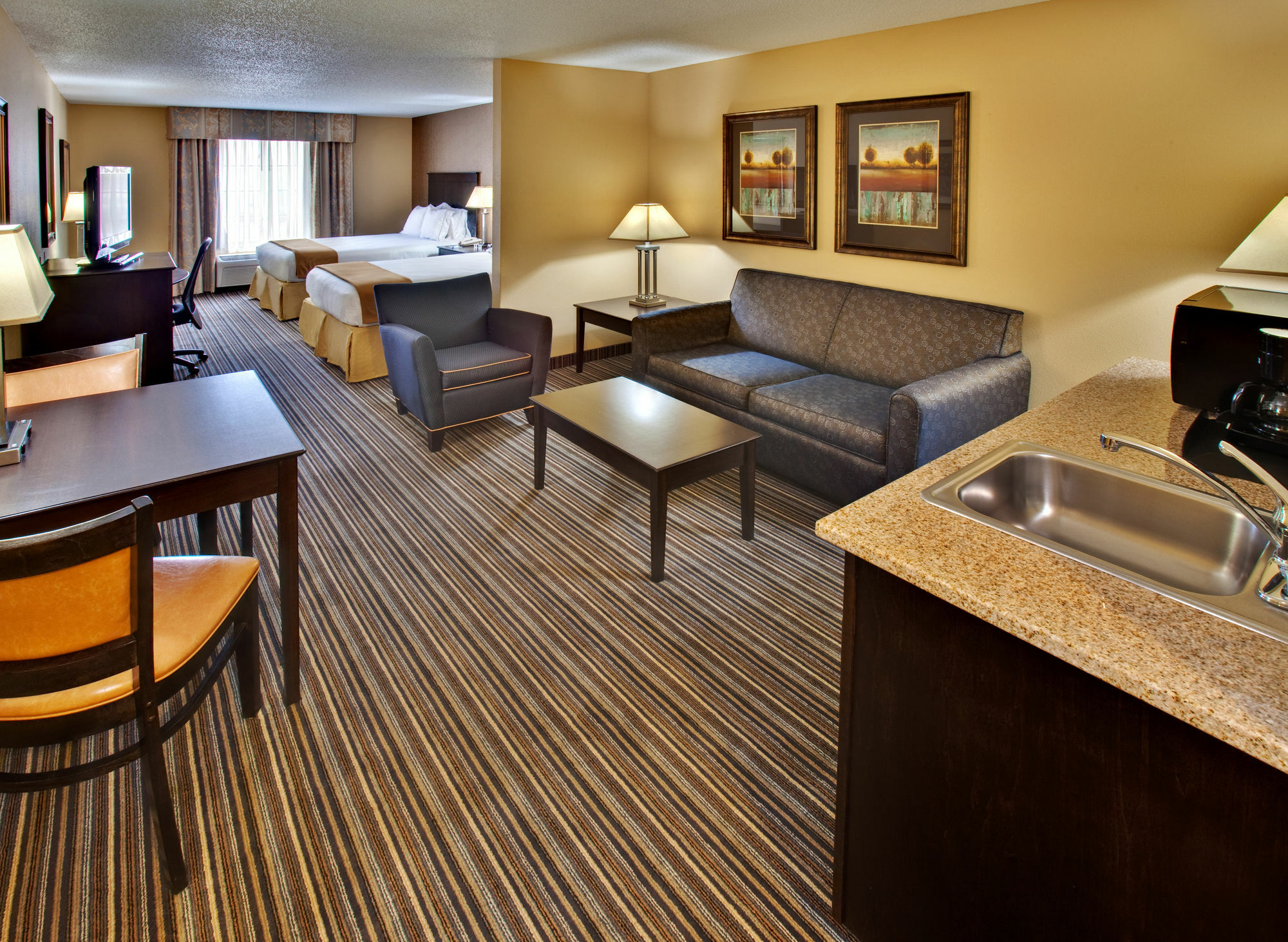 Express & - Convention Center Area By Ihg Hotel